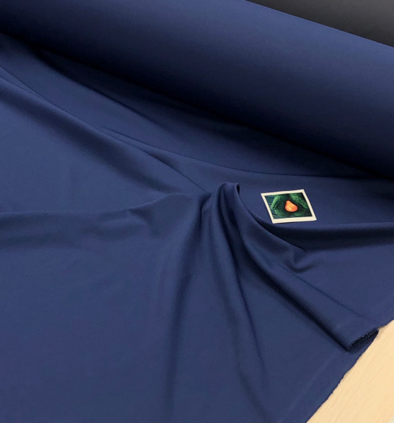 Темно-синий